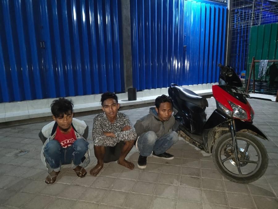 podiumnews.com-Polisi Tangkap Tiga Sekawan Pencuri Motor di Badung